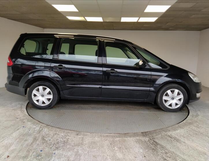 Ford Galaxy 8