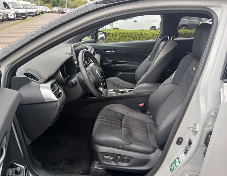 Toyota C-HR 10