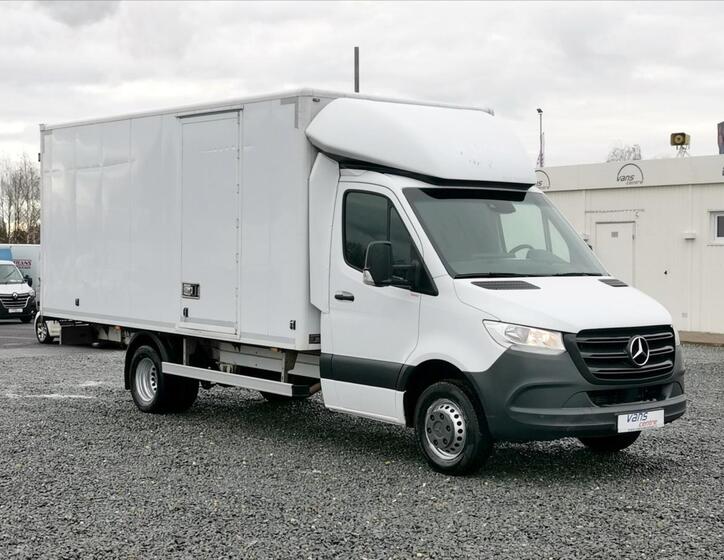 Mercedes-Benz Sprinter 2