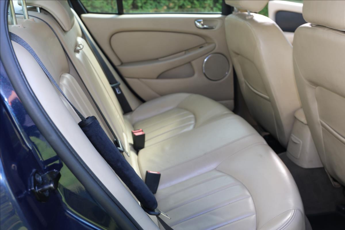 Jaguar X-Type