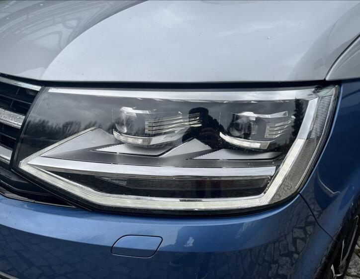 Volkswagen Multivan 23