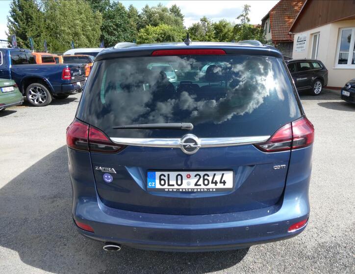 Opel Zafira 8