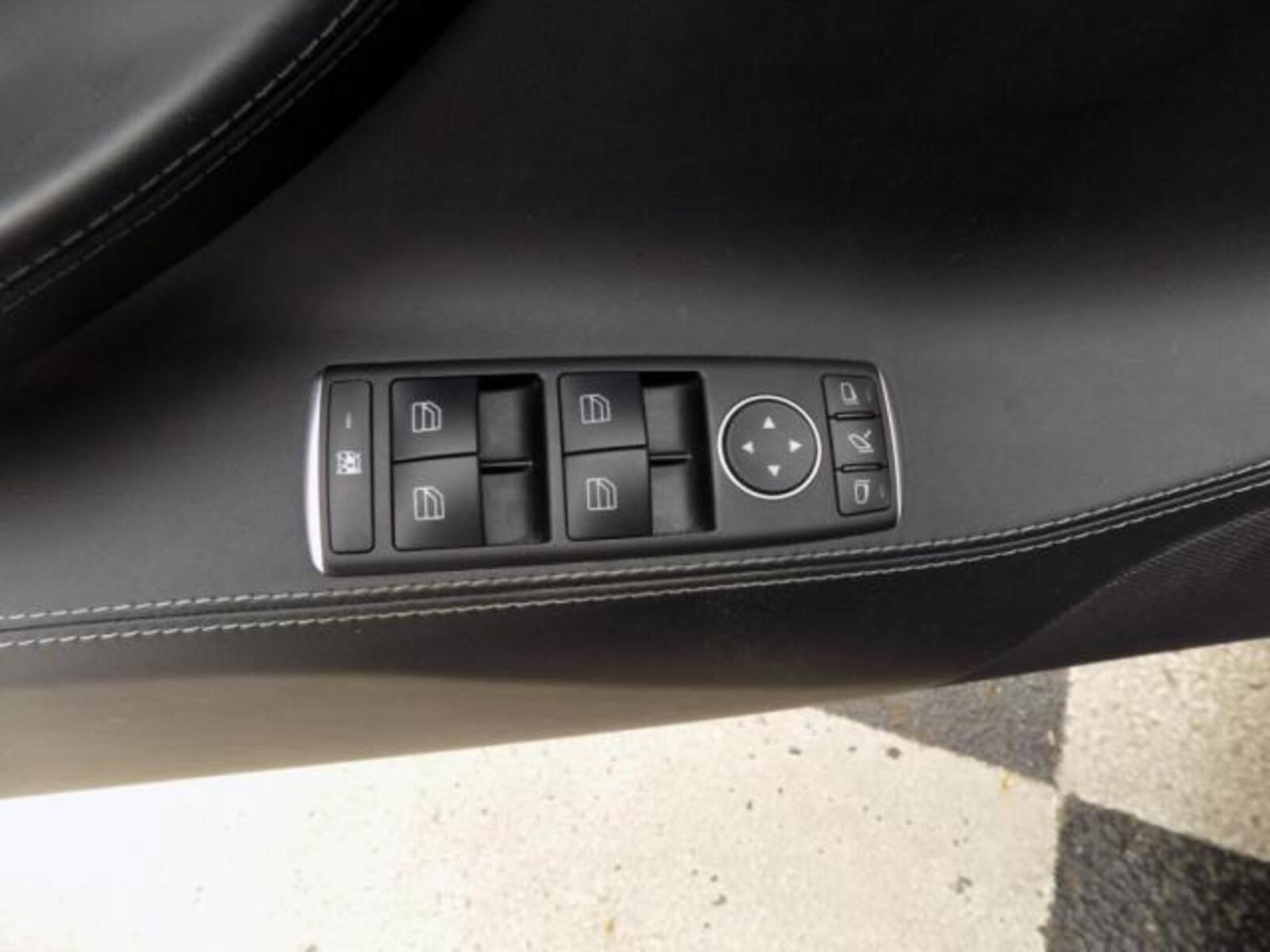 Tesla Model S 21
