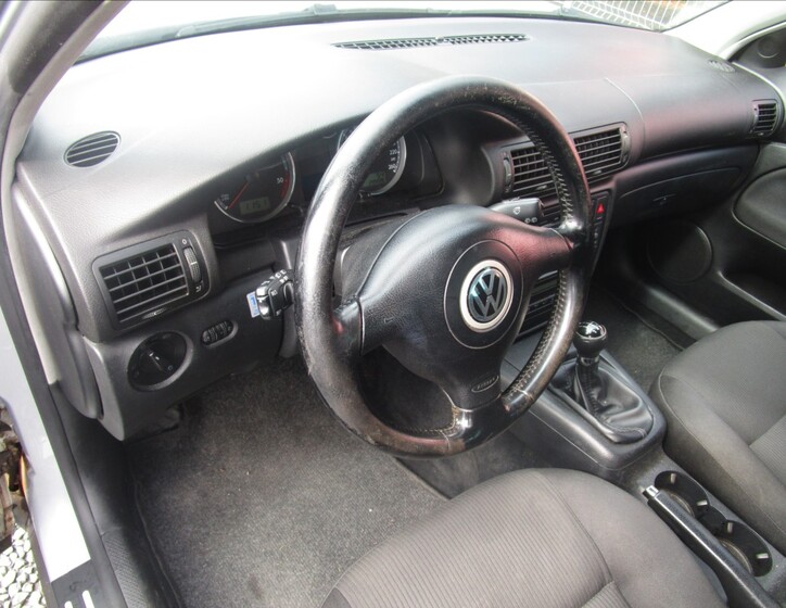 Volkswagen Passat 10