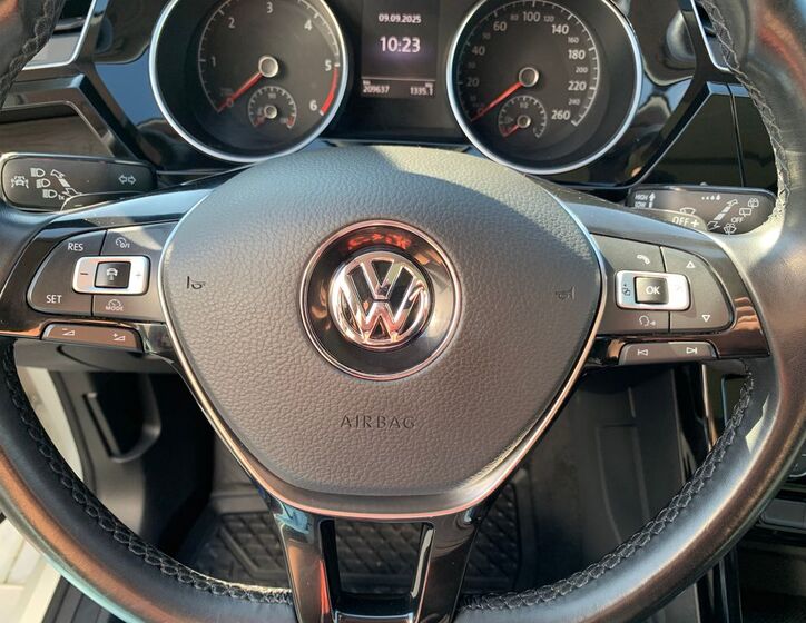 Volkswagen Touran 13