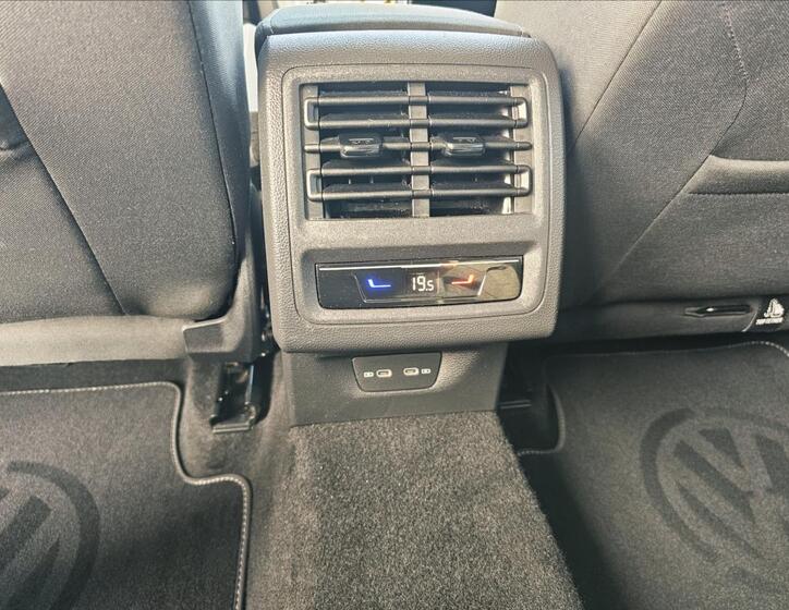 Volkswagen Golf 29
