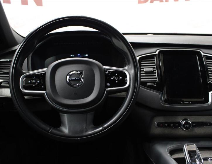 Volvo XC90 28