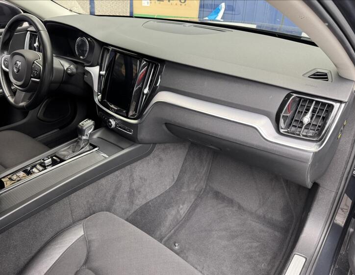 Volvo V60 30