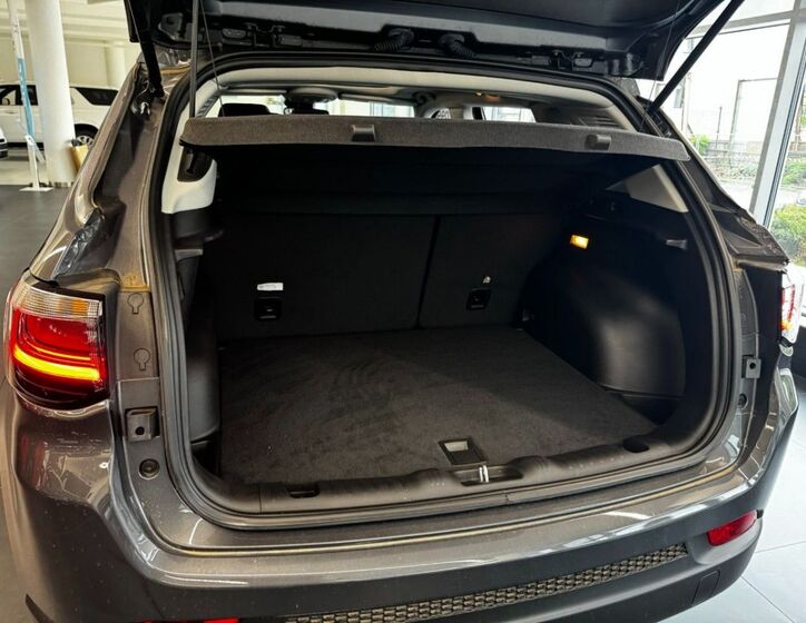 Jeep Compass 32