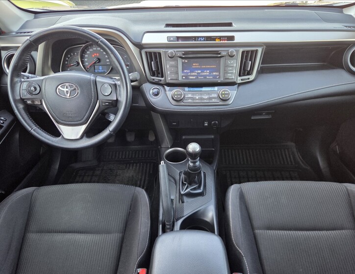 Toyota RAV4 6