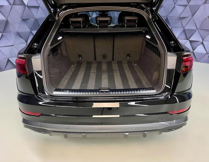 Audi Q8 34