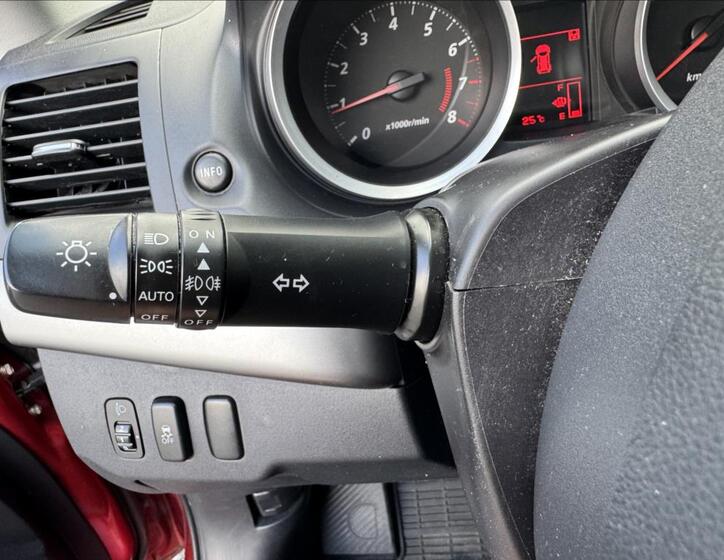 Mitsubishi Lancer 32