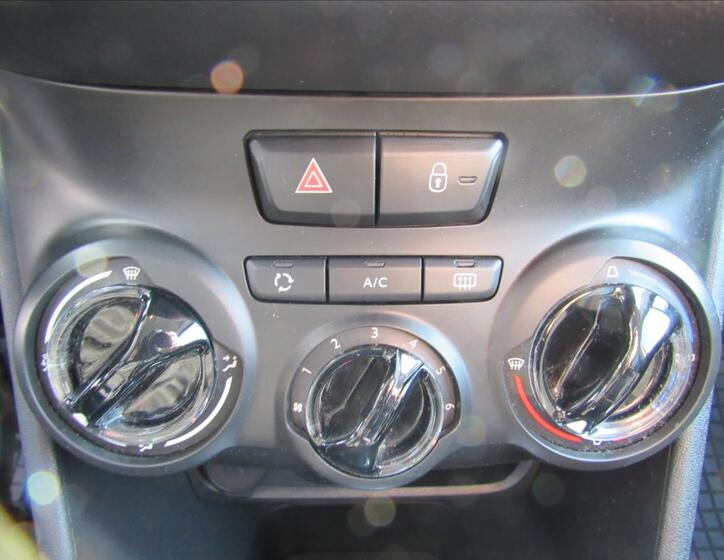 Peugeot 208 17