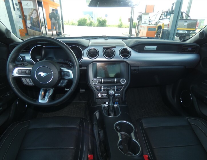 Ford Mustang 7