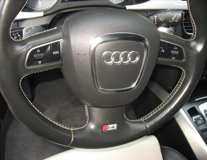 Audi S4 29