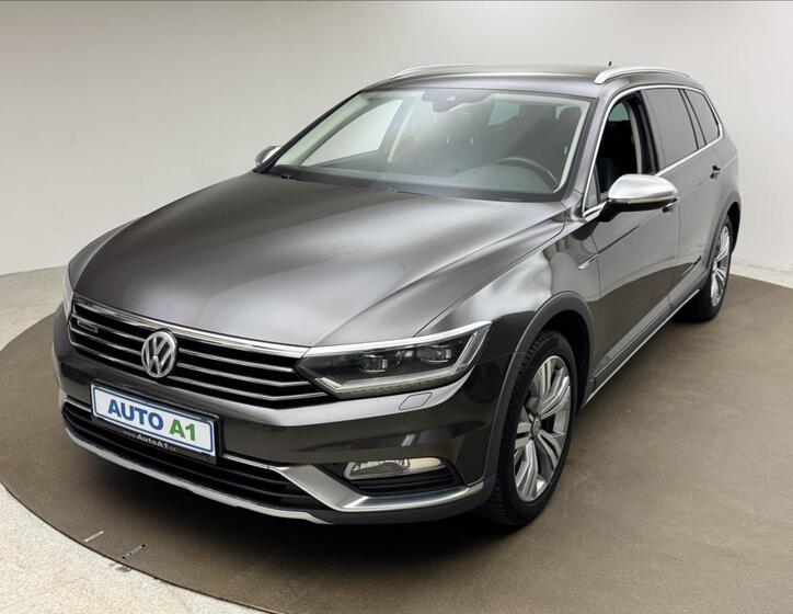 Volkswagen Passat 1
