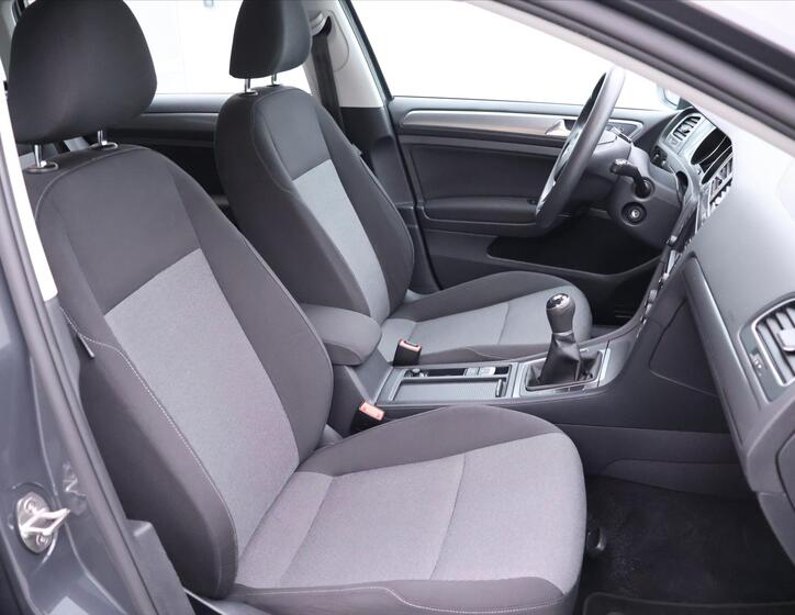 Volkswagen Golf 14