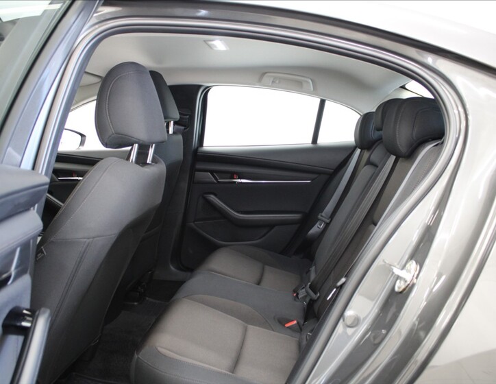 Mazda 3 7