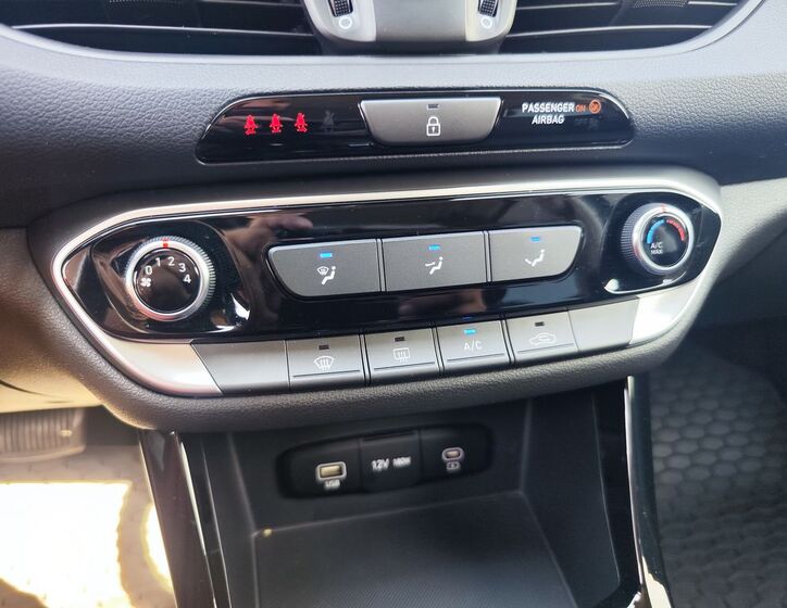 Hyundai i30 19
