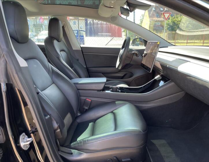 Tesla Model 3 28