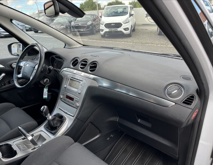 Ford S-MAX 19