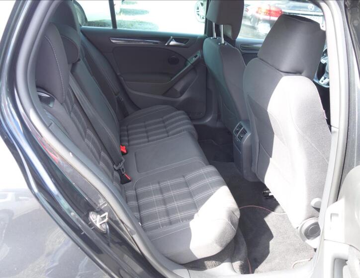 Volkswagen Golf 14