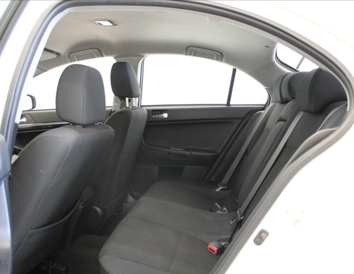 Mitsubishi Lancer 7