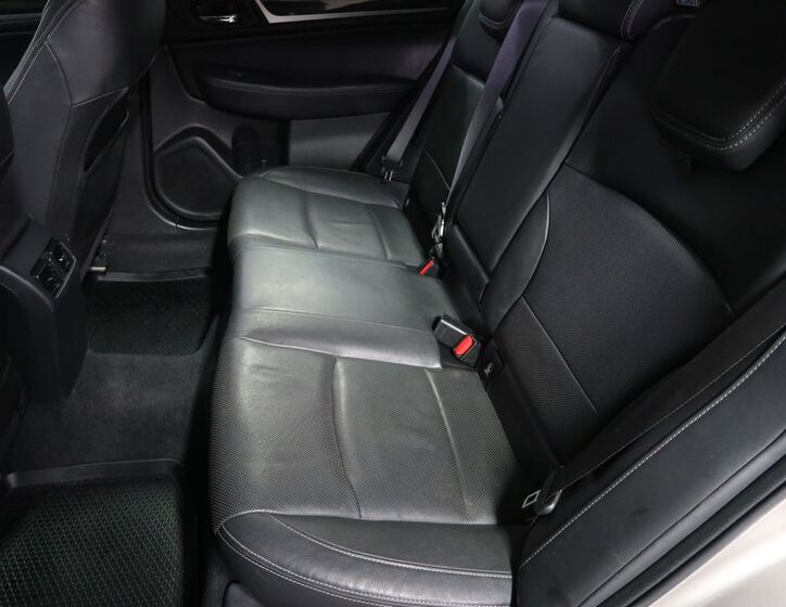 Subaru Outback 10