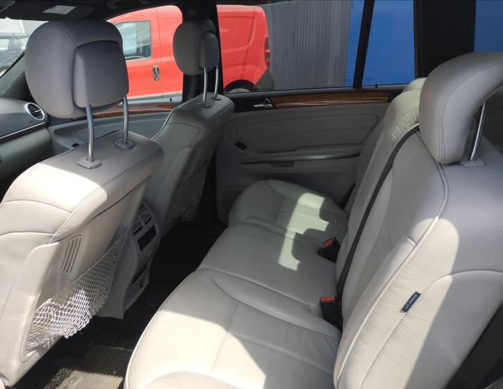 Mercedes-Benz GL 10