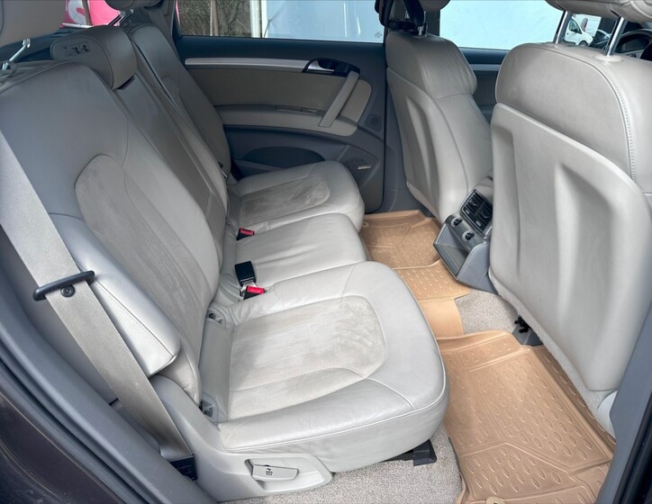 Audi Q7 14