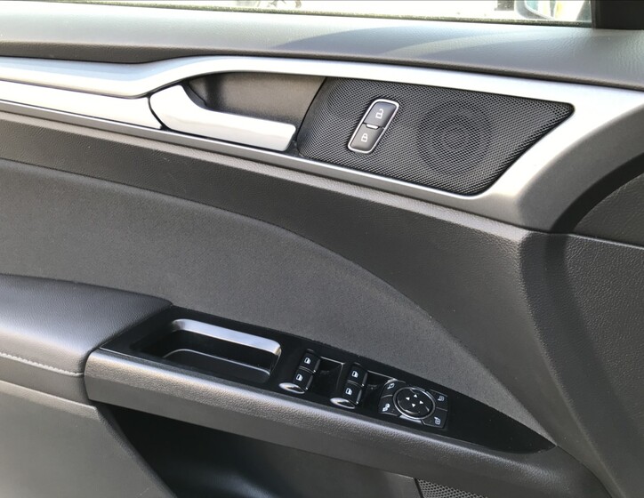 Ford Mondeo 9