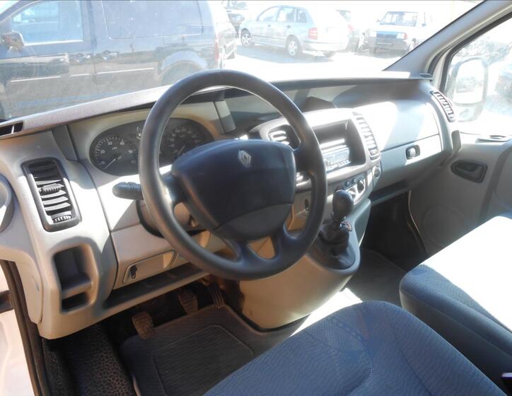 Renault Trafic 13