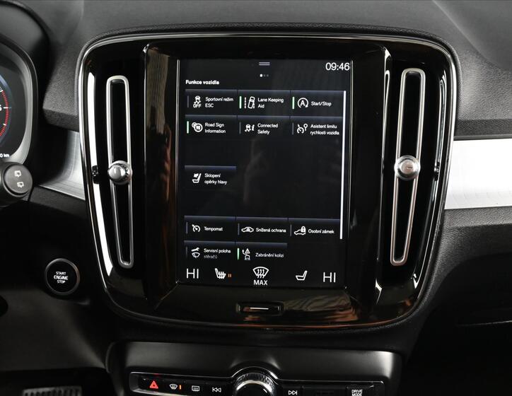 Volvo XC40 22