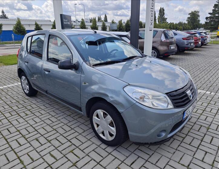 Dacia Sandero 8