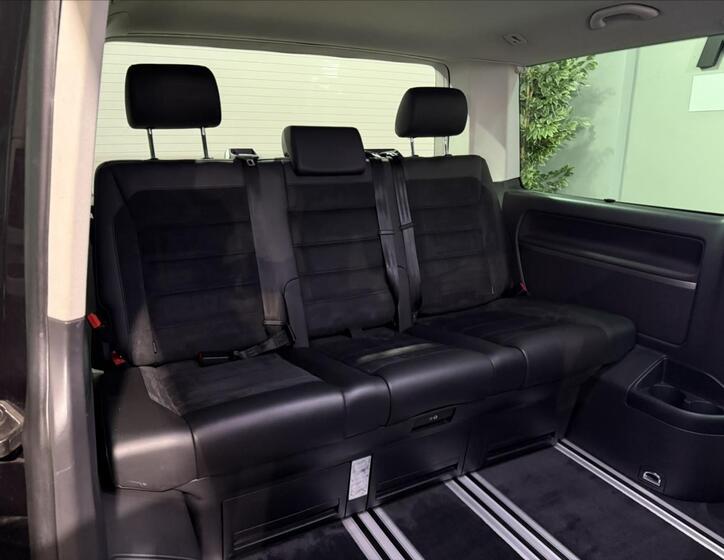 Volkswagen Multivan 23