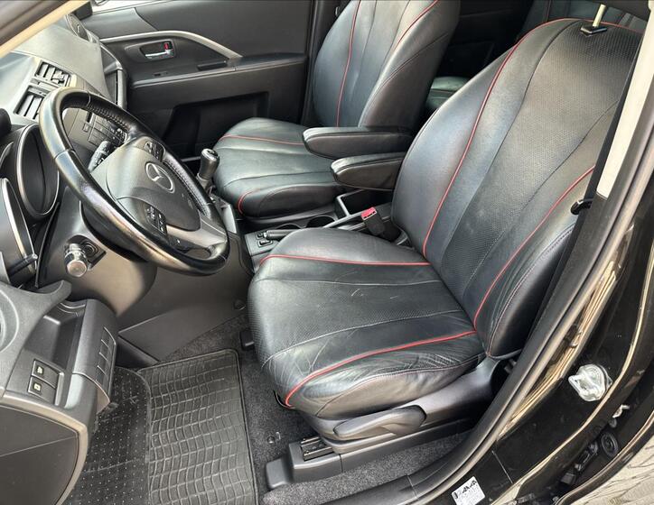 Mazda 5 11