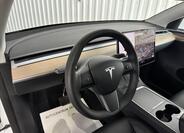 Tesla Model Y 16