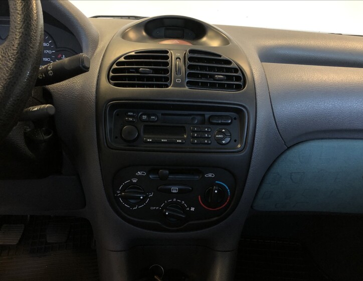 Peugeot 206 15