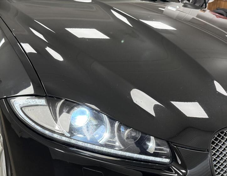 Jaguar XF 38