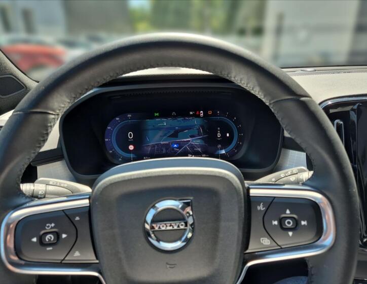 Volvo XC40 8