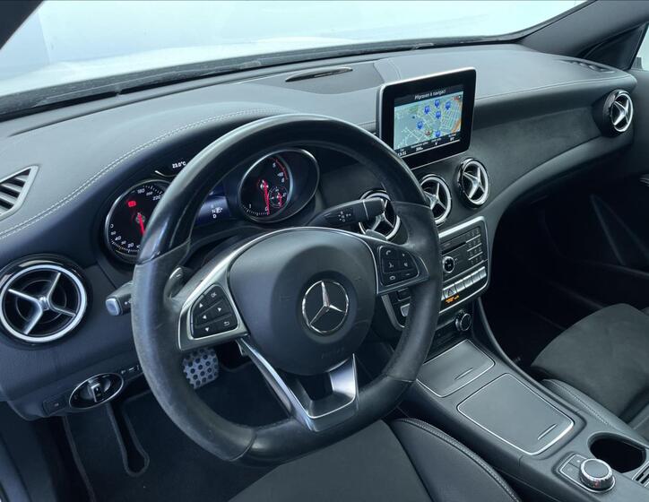 Mercedes-Benz GLA 9