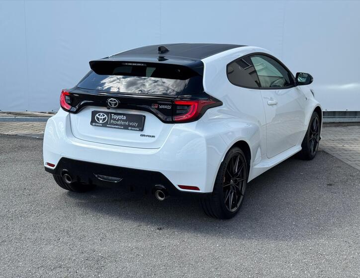 Toyota Yaris 6