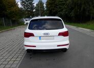 Audi Q7 8