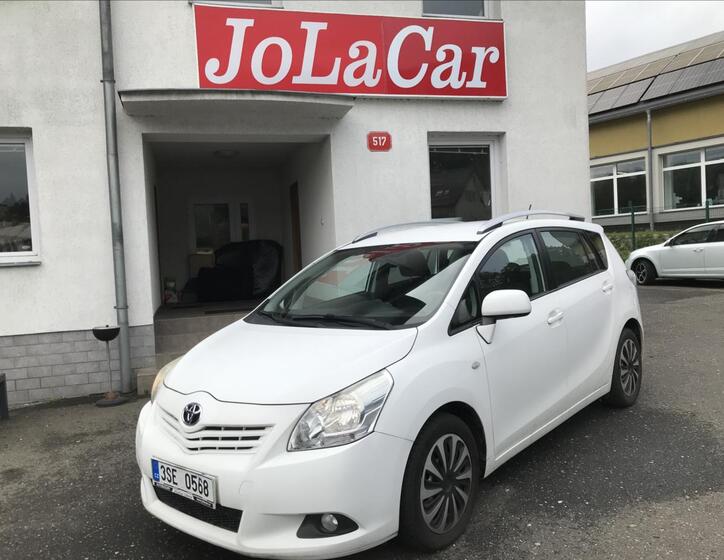 Toyota Verso 1