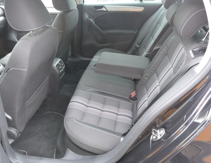 Volkswagen Golf 23