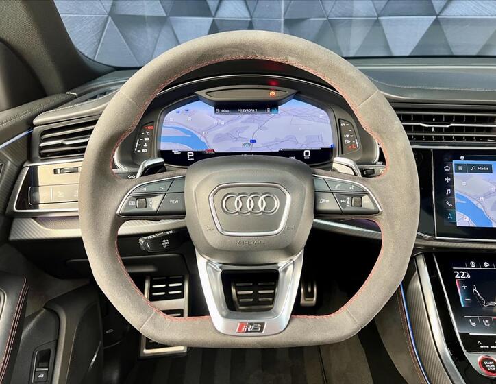 Audi RS Q8 13