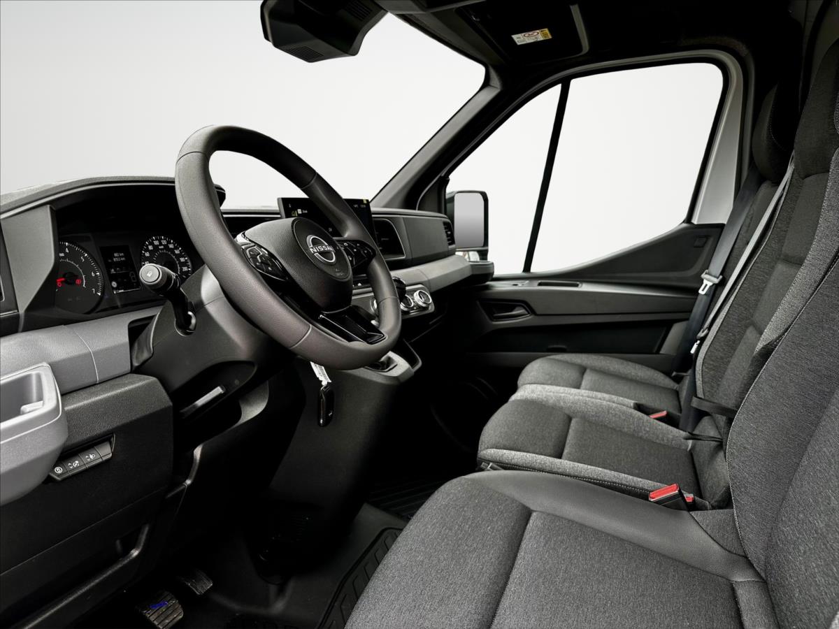 Nissan Interstar