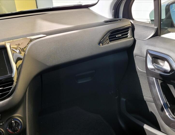 Peugeot 208 28