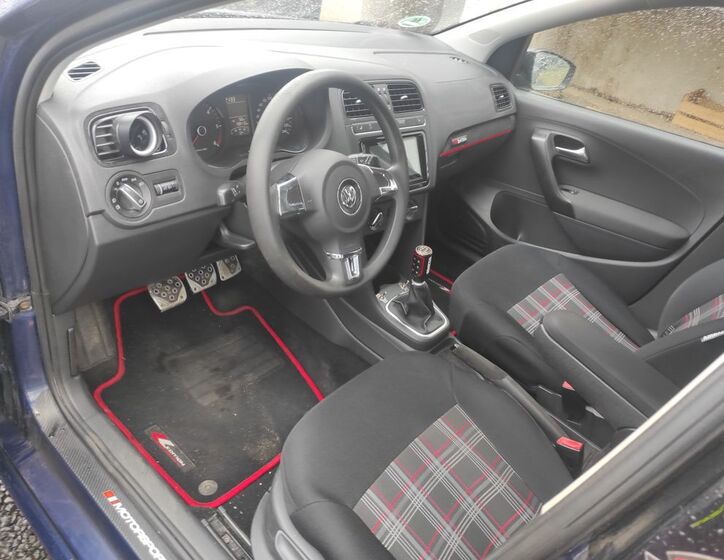 Volkswagen Polo 9