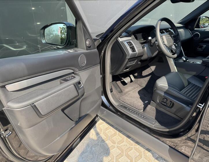 Land Rover Discovery 10
